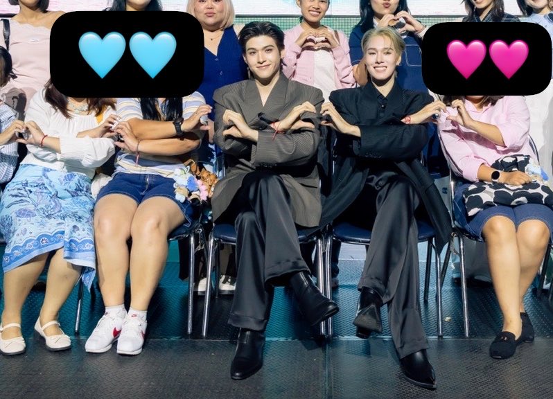 rattha555's tweet photo. และใช่ค่ะ ป้าสุ่มได้นั่งข้างลูกอ้วม ไม่มีการบรีฟอารายทั้งนั่น ปากมันไม่ขยับ ทำท่าได้อย่างเดียว ดีที่ลูกเข้าใจ แล้วบอว่าหัวใจไข้วใช่ไหมครับ และ1คำที่พูดออกไปคือ “ครับ”🤣 และรักลูกมากที่สุดคือ พี่หิรัญทำหัวใจด้วย แม่ฟินนนนน  ลูกอ้วมไม่งอนแม่แล้ว 
เจ้ารอยยิ้ม🩵🩷 https://t.co/4ZhgItkdZ1