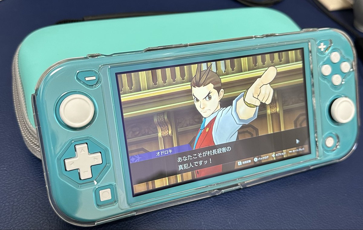 Sharon00071GAME's tweet photo. やっと #逆転裁判5 2話終わった！
ADVゲームってちまちま進めるスタイルだと話忘れてしまう🙃
内容はネタバレあるから言わないとして…

唐突にうちのほぼレトロゲーム専用機になってるSwitch rite君のご紹介
携帯機ゲームは携帯機で遊びたいタイプです
ミクさんカラーが好きなのでターコイズ🤗 https://t.co/93JiSt2m3L