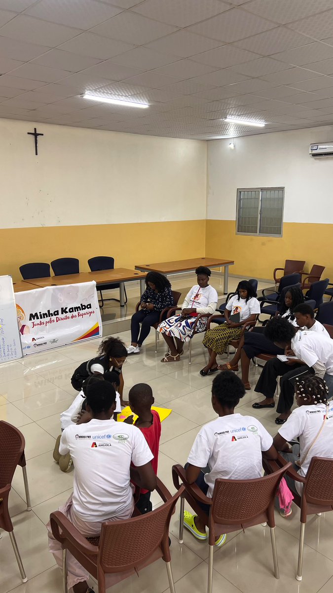 mwanapwoLS's tweet photo. Está a decorrer, em Luanda, município de Sambizanga, no Lar Dom Bosco, uma formação no âmbito do Projecto Minha Kamba.
📍
SEGUIMOS 🏃🏽♀️🥳💪🏾🎉
#MinhaKamba #Formação #Luanda #Sambizanga #LarDomBosco #Juventude #Direitos #Seguimos
UNICEF Angola https://t.co/WwXaG2TCJ3