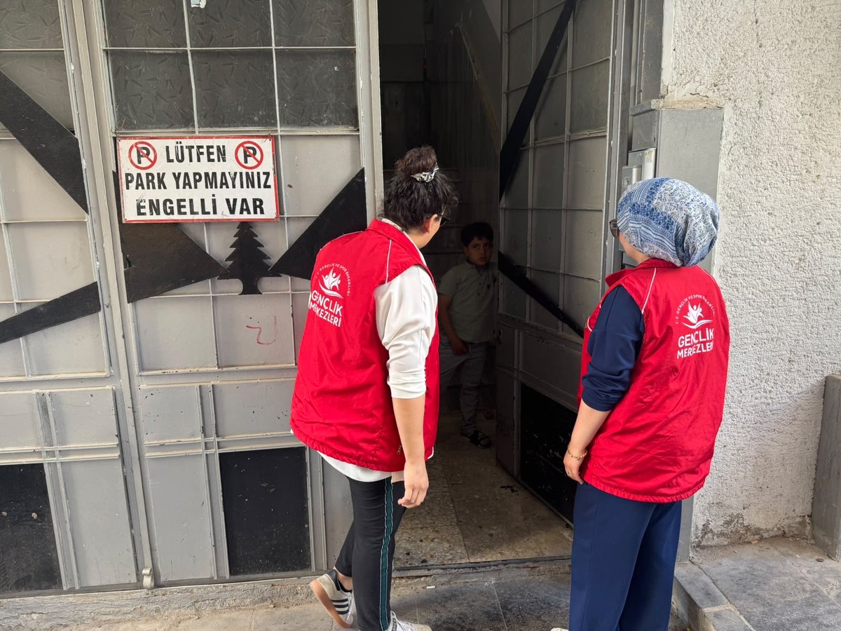 GSB_KilisGM's tweet photo. #GSBSosyalUyum ve Gençlik Katılımı Projesi kapsamında Şehit Sakıp Mahallesi Genç Ofis’te : “Mahalle Destek Çalışmaları” ile “Aile Ziyaretleri” gerçekleştirildi. 🏠 🧒 👦 

#GSBGM
#GSBSosyalUyum

@oa_bak @gencliksporbak @gsbgenclik https://t.co/GTUA29pRbN
