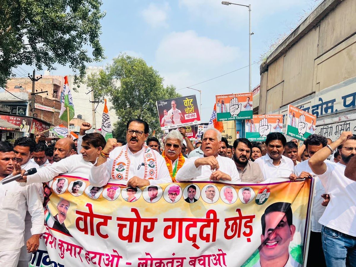 kcvenugopalmp's tweet photo. The Congress has protested in 1000+ districts today. Mr. Gyanesh, this is just the beginning. The groundswell will only grow from hereon. 

My advice to Modi-Shah, sack Gyanesh before the streets are filled with people rejecting your Vote Chori shenanigans. https://t.co/tecPL3ZYyl