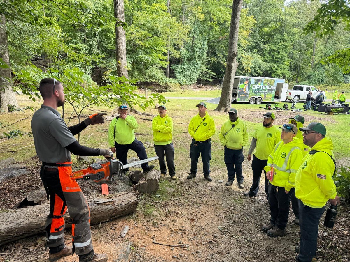 agzainfo's tweet photo. Powering progress together! ⚡
Thank you @HusqvarnaUSA , @greenworkstools , and @MilwaukeeTool for supporting AGZA’s municipal workshops and Green Zone Certification training—and advancing practical battery-electric solutions.
#AGZA #GreenZone #BatteryElectric https://t.co/HbNw8qg9M2