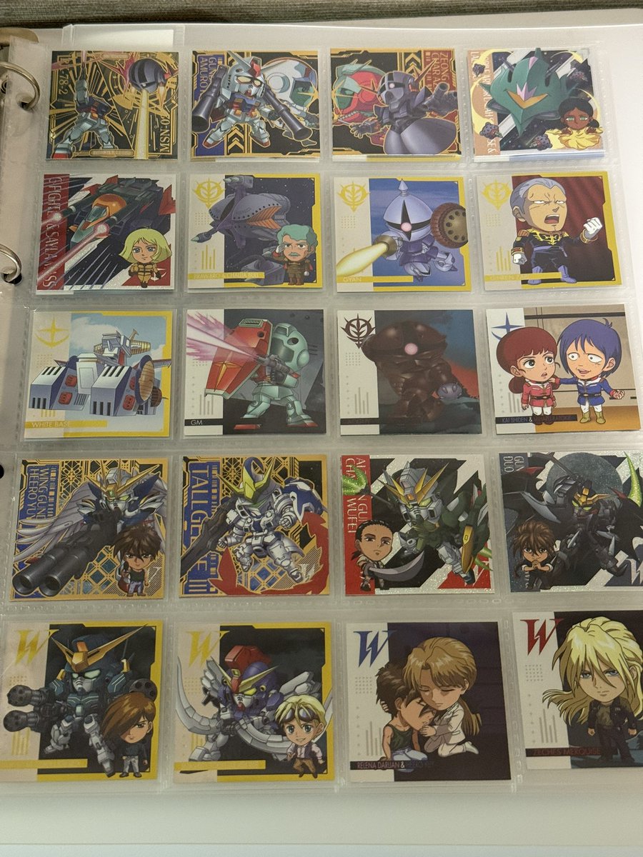 nja000012's tweet photo. ウイングガンダムゼロを追い求めて2箱開封！！
何とかゼロ出ました！😂買い漁って1枚！！
やっぱり物欲センサーって怖いですね……(笑)
なんやかんやでコンプリートしてしまったのでファイリング✨️(*  ˊ꒳ˋ*)
次はダブルエックスなのでまた買います💸 ͗ ͗ https://t.co/Q0Fcq6tuQc