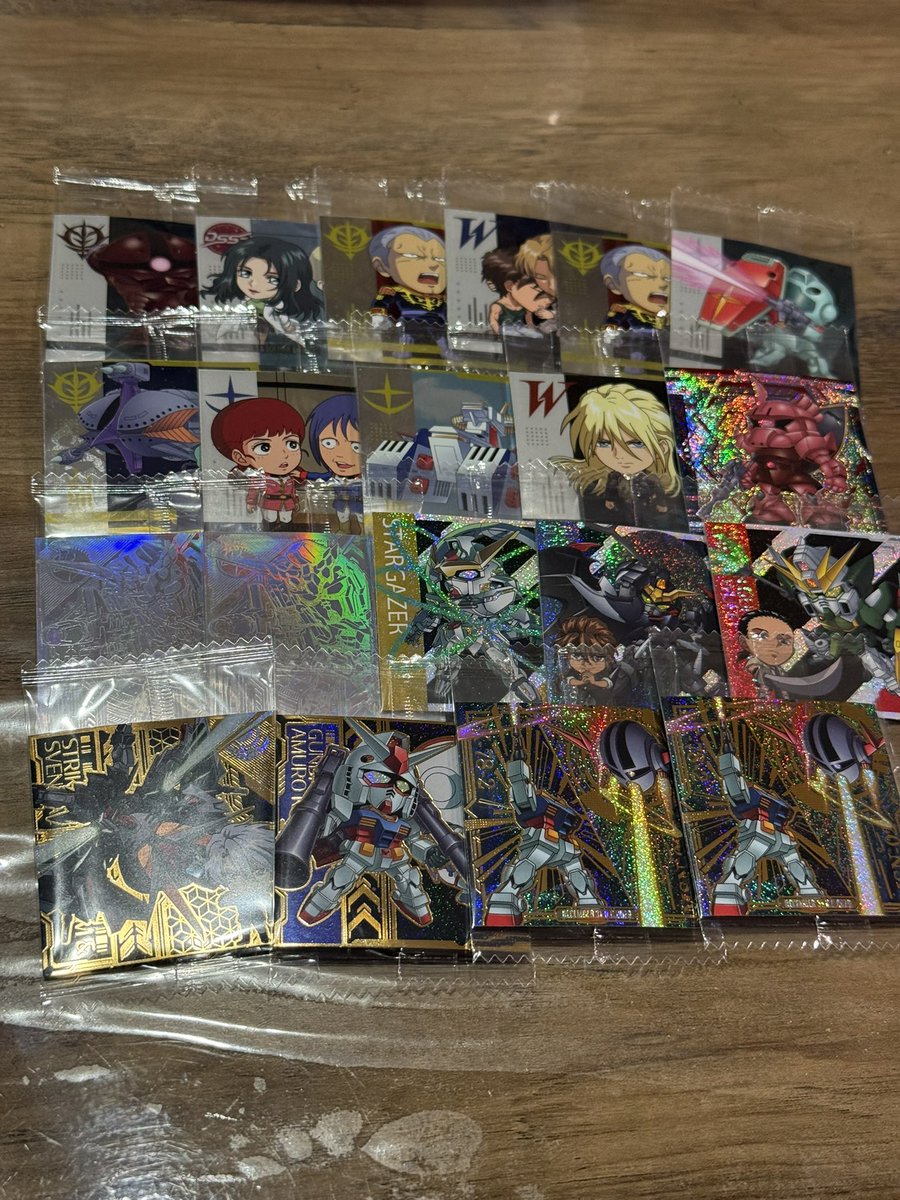 nja000012's tweet photo. ウイングガンダムゼロを追い求めて2箱開封！！
何とかゼロ出ました！😂買い漁って1枚！！
やっぱり物欲センサーって怖いですね……(笑)
なんやかんやでコンプリートしてしまったのでファイリング✨️(*  ˊ꒳ˋ*)
次はダブルエックスなのでまた買います💸 ͗ ͗ https://t.co/Q0Fcq6tuQc