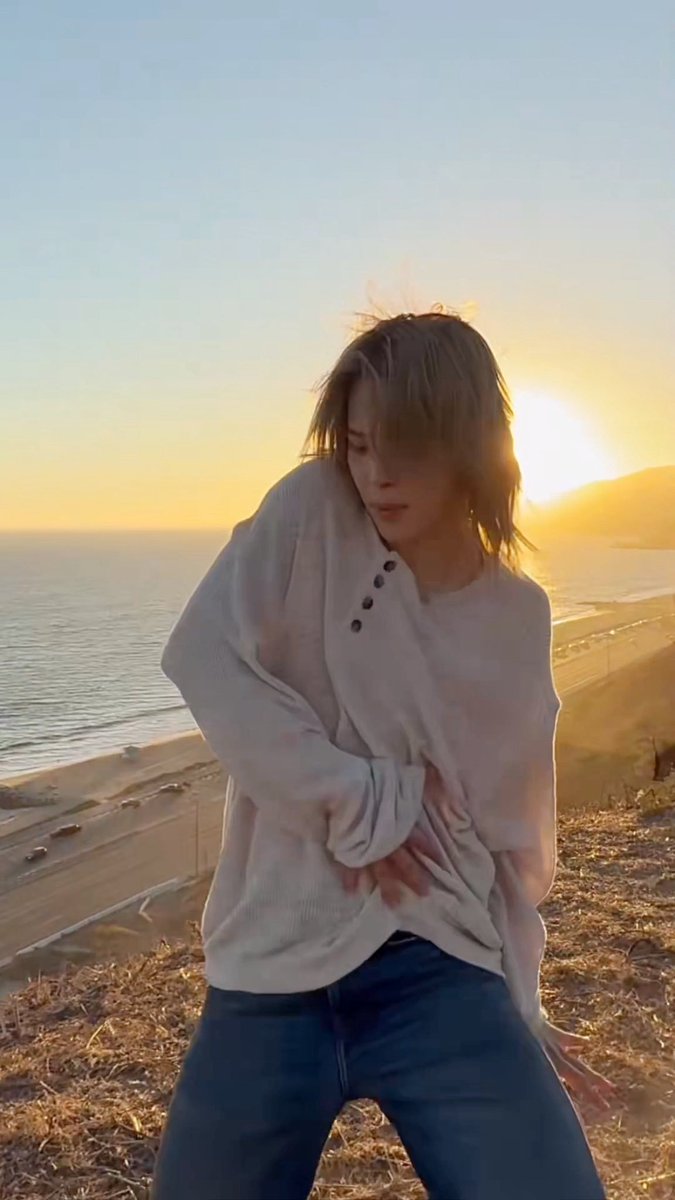 BTSJIMINPRK's tweet photo. 🌄 https://t.co/IYRmzpKMOz