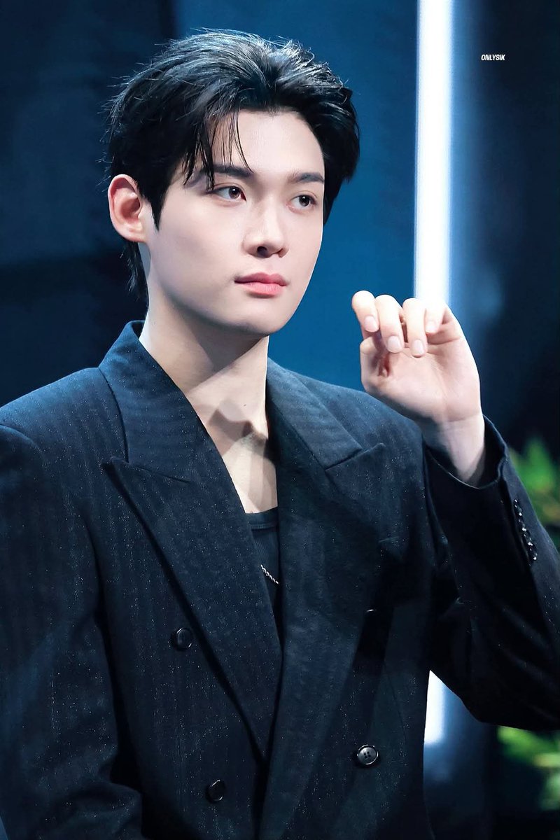 maingoo1411's tweet photo. “ Em ấy có xuất hiện thêm trên tạp chí? Em ấy có thêm vai diễn trong phim mới không?
Tất cả đều đón chờ ở 1 tương lai không xa và giờ đây hơn ai hết, trước hàng triệu khán giả em ấy vẫn là 1 chàng trai thiện lành, và yêu thương động vật, yêu thương các fan của em ấy🩵🍀🩵”

WE STAND WITH KIM YOON SIK 

#KimYoonSik #kimyoonsikshines
