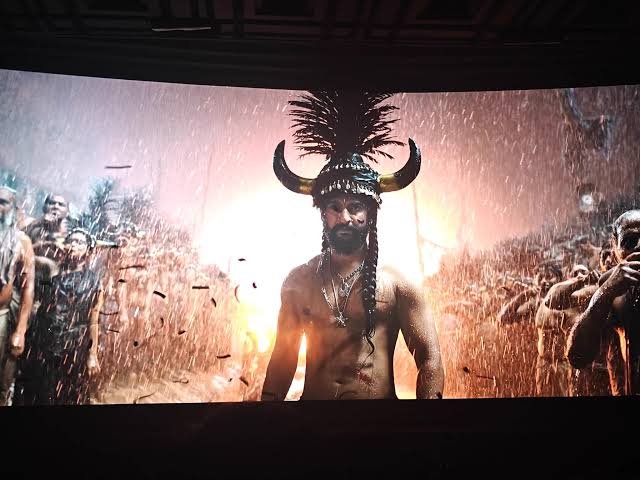 Dr_Hanu_06's tweet photo. Orey bakkodaaaaa @anirudhofficial
Tondaraga ah #PARADISE movie interval bgm bayataki oduluuuu

#tfi 
@TheParadiseOffl
#nani 
@NameisNani 
@odela_srikanth
@manchumohanbabu https://t.co/xU4UGeo4cw