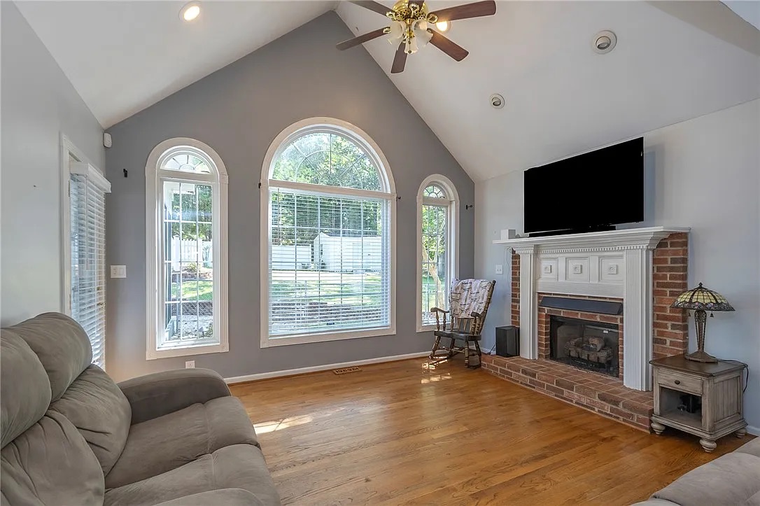 PtoPrealty's tweet photo. Newly listed at 151 Hannah Circle, this 4-bedroom Anderson home offers bright, open living spaces for gathering and making memories! 

Call Melissa Powell at (864) 985-3434 to begin your home-buying journey! ✨ 

#PinetoPalmRealty #SouthCarolinaRealty https://t.co/DmYrrrQdMp