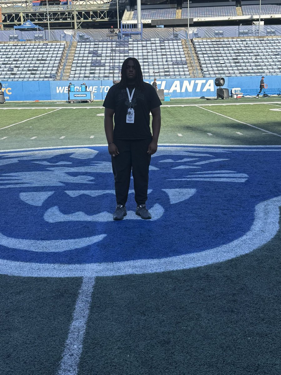 Uriah_Benefield's tweet photo. Had a great time visiting @GeorgiaStateFB Thank you to the coaching staff for the great hospitality great atmosphere and even better experience. Back to work staying hungry and trusting the process
@jonstephensgsu @RecruitGeorgia @SPORTSWITHTAY @gfrank2199 @WareFootball https://t.co/EfBJL1fyxn