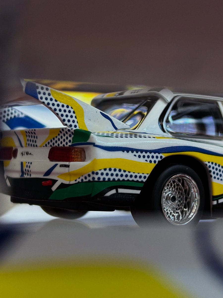 AutosMinisTacot's tweet photo. 🎨 En exclusivité chez Tacot, la BMW 320i E21 Gr.5 Art Car de 1977 signée Roy Lichtenstein en Édition Constructeur 1/43 !
#bmw #norev #143scale https://t.co/dQor4cdQrK