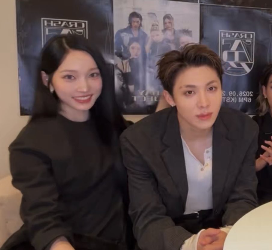 efjdl99's tweet photo. 예민미있어보이는웇찬님개인적으로좋아하는편.. 꺄르르고양이소녀랑눈썹부터날티나는뽀이..둘이있는거너무좋고 #찬냣 https://t.co/ZMzSLhB7Hr