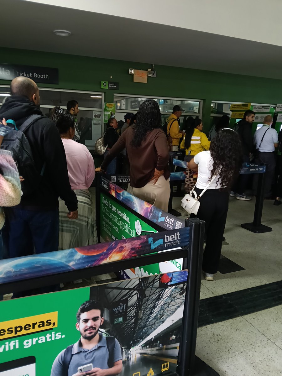ruedajuand's tweet photo. A esto le llaman calidad de vida  y sin mencionar el aguacero
@metrodemedellin https://t.co/v0VLY0Ldui