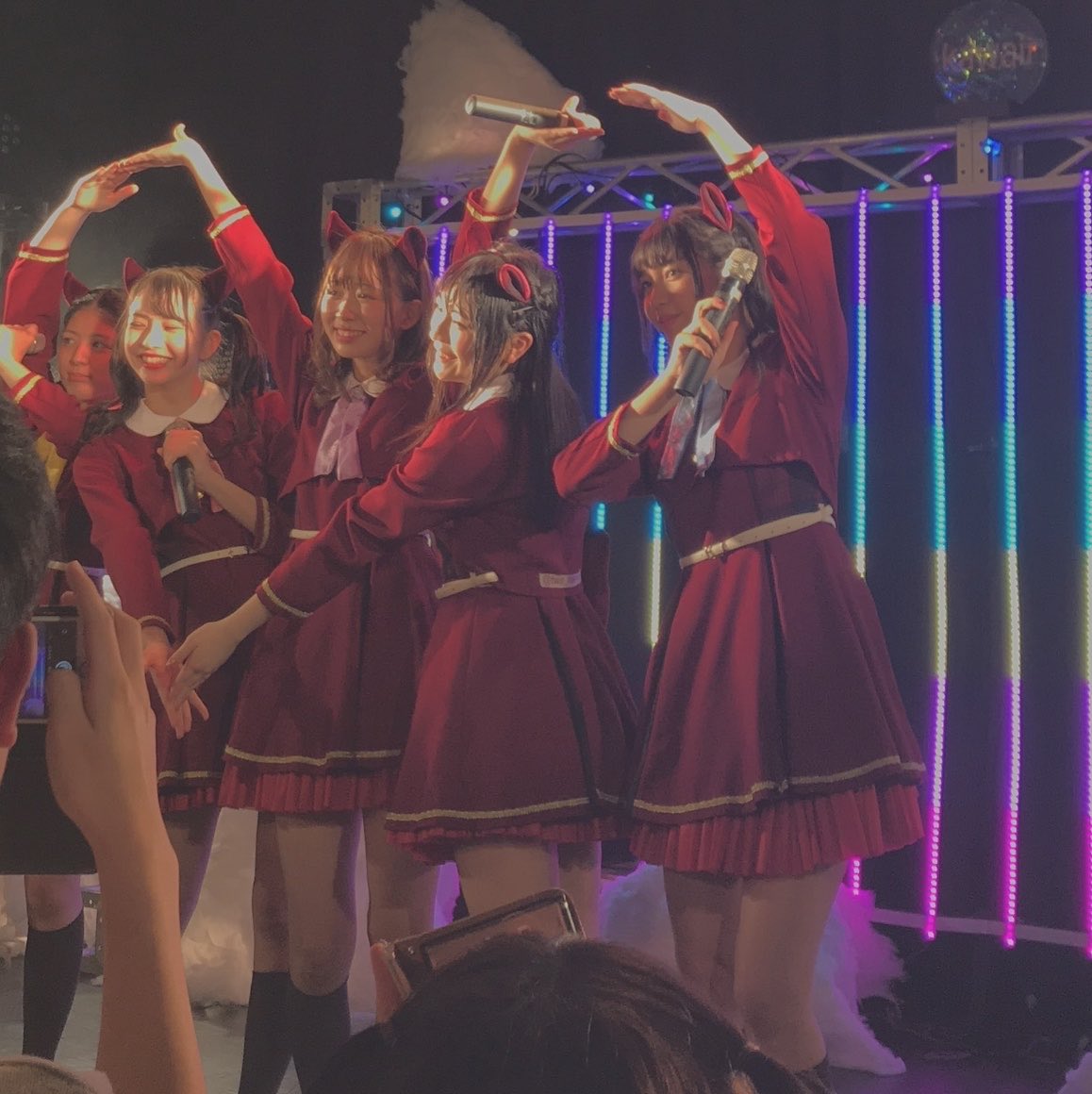 yf24xq's tweet photo. 初現場のパラドックスワールドツアーの写真あった😭みんな若い😭わーすたちゃんも私も大人になった〜😭 https://t.co/rF6VNgt4Gp