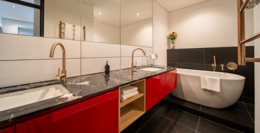 HolidayStaysZa's tweet photo. Crayfish Penthouse @ The Onyx Apartment in Gansbaai Western Cape near Cape Town: 230m² over two floors, open-pl…

https://t.co/5cHdA2t5IR https://t.co/Veph8ySVGH