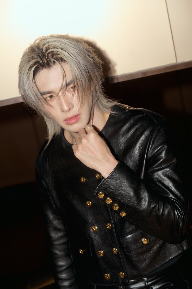 HeadlinerTH's tweet photo. about last night 🤍🖤.✦ ݁˖

#BXXMRVW
#FEEDxKHAOSODAwards2026xBOOM
#FEEDxKHAOSODAwards2026 https://t.co/OAcBmLhHUM