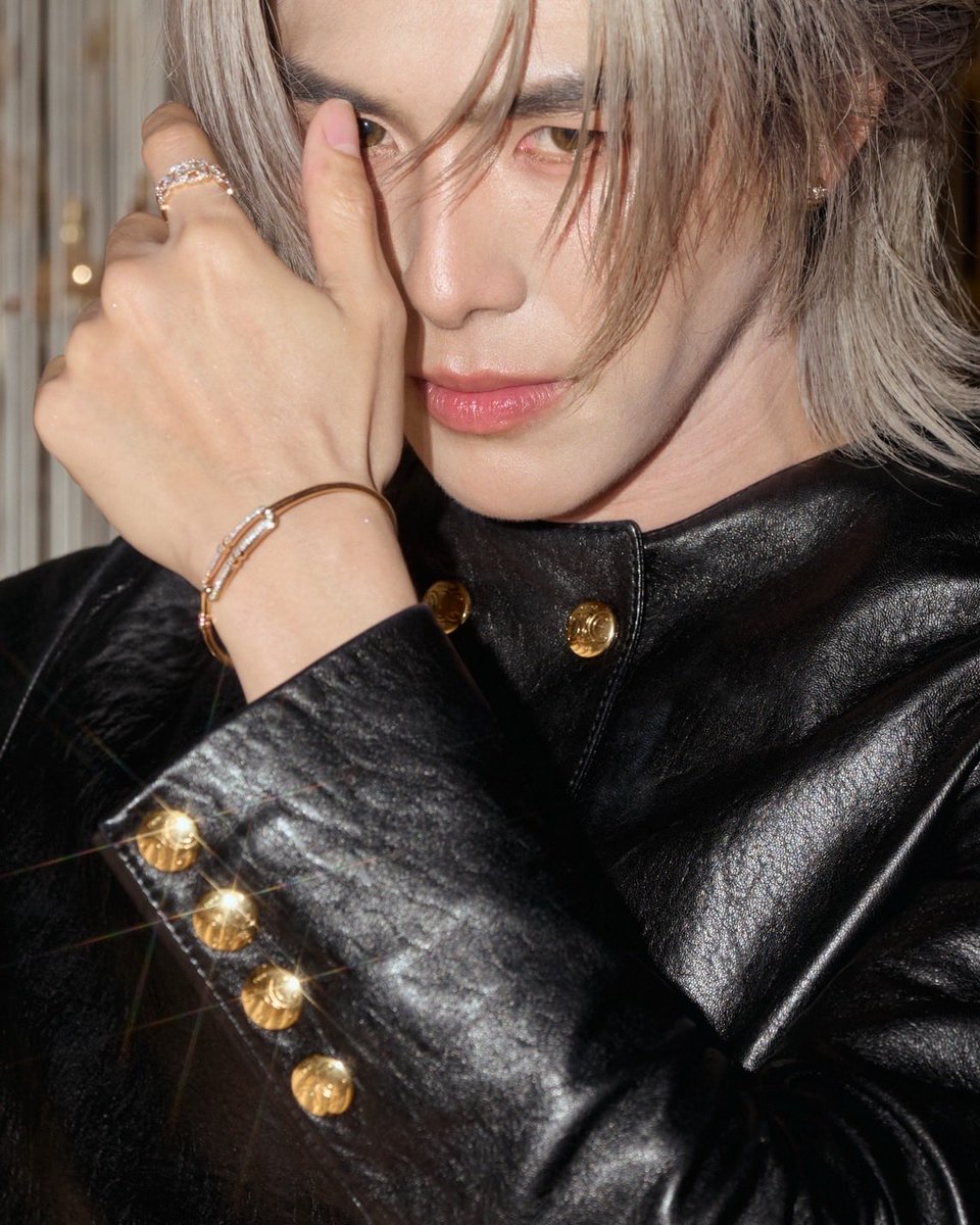HeadlinerTH's tweet photo. about last night 🤍🖤.✦ ݁˖

#BXXMRVW
#FEEDxKHAOSODAwards2026xBOOM
#FEEDxKHAOSODAwards2026 https://t.co/OAcBmLhHUM