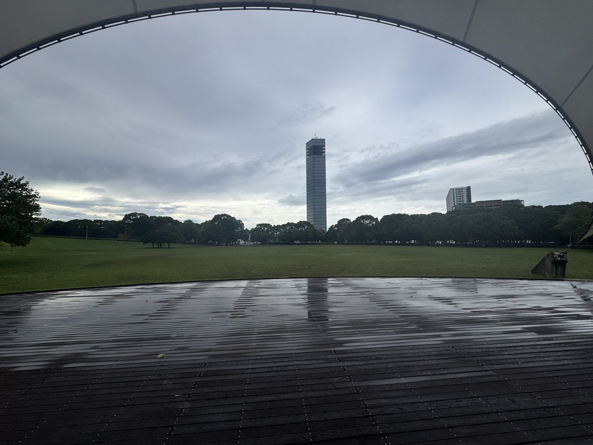 tanatomo0811's tweet photo. さて、明日は仕事だよ…怖…

千葉ポートパークの関係各所と近隣住民の方々に挨拶回りと案内完了！

晴れると良いですねーなんて言われて嬉しく思いました！

その夜はSMELL cap SMILEを観に渋谷へ！！導いてもらい、最大のエールと最強のメロディを頂きました🙏 https://t.co/txTlKlZXHf