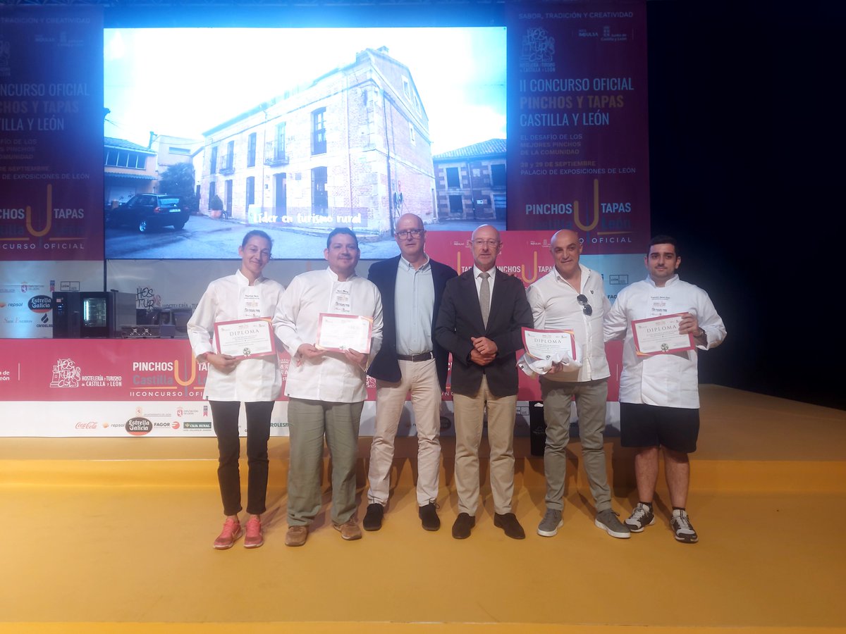 FEDHostBurgos's tweet photo. Todo preparado para el II Concurso de Tapas y Pinchos de Castilla y León. La Jamada, Abba Burgos Hotel, Consentidos y Sabores Peruanos representan  a #Burgos. 
El director general de Turismo de la @jcyl , el burgalés Iñaki Sicilia  ha inaugurado el acto.@CyLEsVida https://t.co/4oWbVTlBis