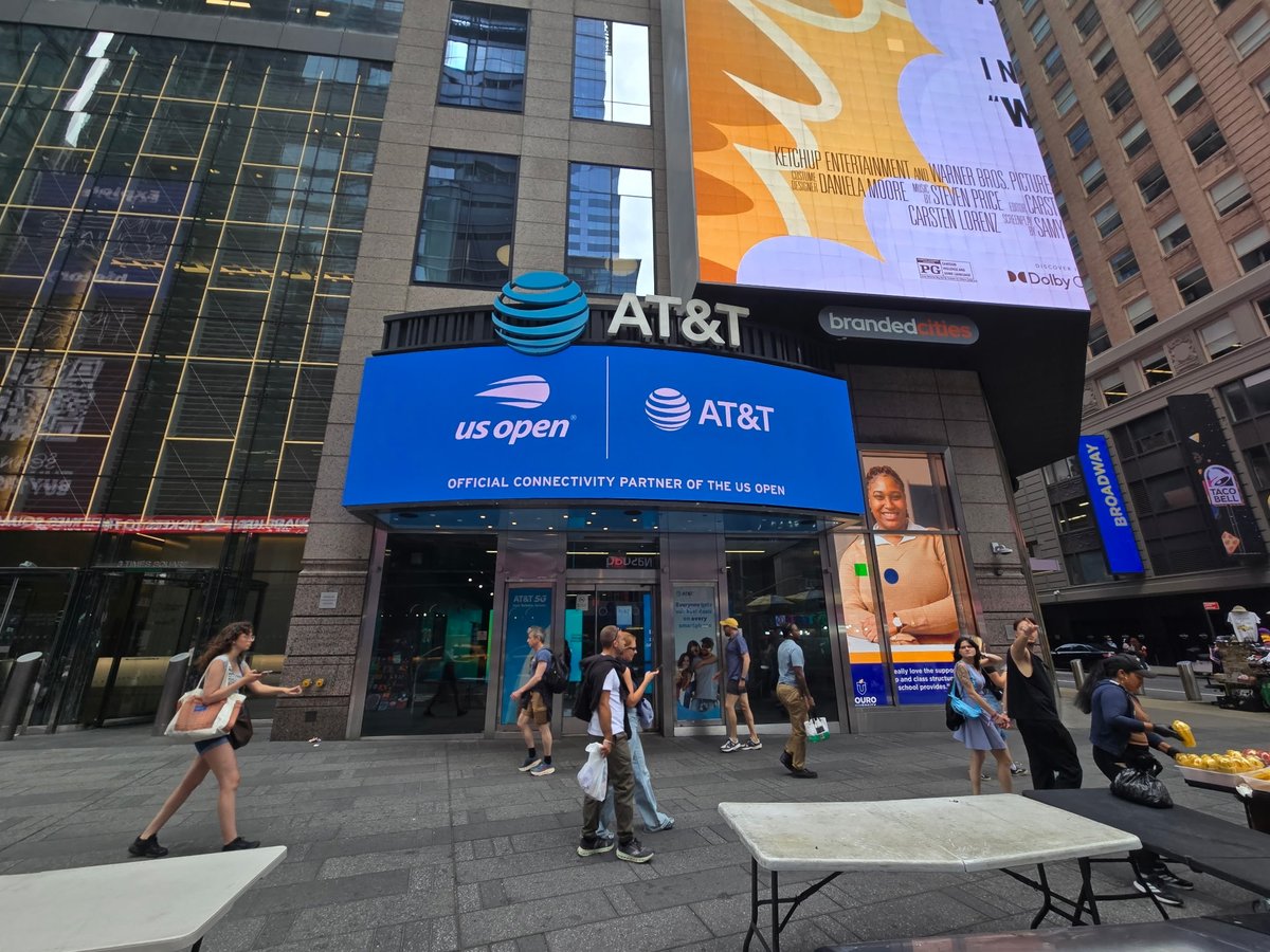 ATTimpact's tweet photo. 📢 AT&amp;T was proud to have served as the Official Connectivity Provider of the US Open and power one of the world’s biggest sporting events. From the first serve to championship weekend, we loved keeping athletes and fans connected all tournament long. https://t.co/gZd4wXhYnL