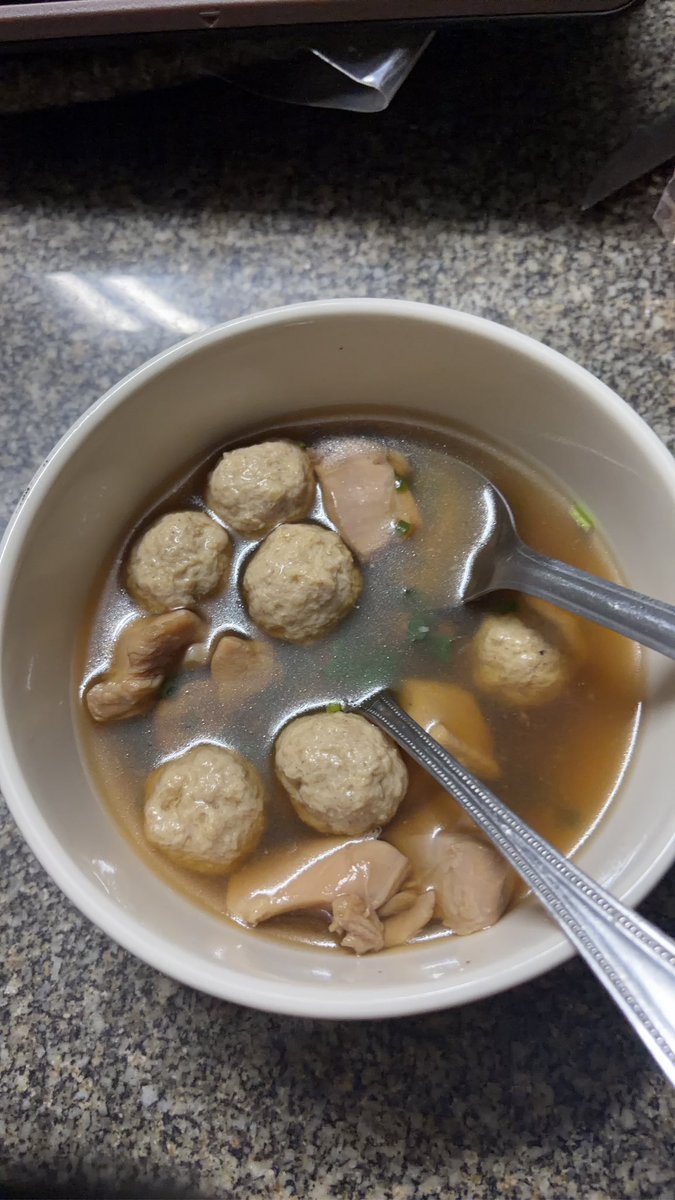 pai_mum's tweet photo. ใครอยู่ชลบุรี อยากให้ลองร้านนี้
ข้าวต้มแห้ง กินง่ายๆ กินได้บ่อย
อิ่ม อร่อย เนื้อเน้นๆ￼￼￼￼🐷🐓
-เราสั่งเกาเหลา หมูบะช่อ+ไก่(ลีนๆเลย) อย่าลืมกินกับพริกน้ำส้มเขานะ แซ่บๆเลย

ใครไม่สะดวกกินที่ร้าน สั่งได้น้า
📍 https://t.co/d88maHvTBz

#LINEMAN #ข้าวต้ม #คุมแคล https://t.co/K72HLxHaCS