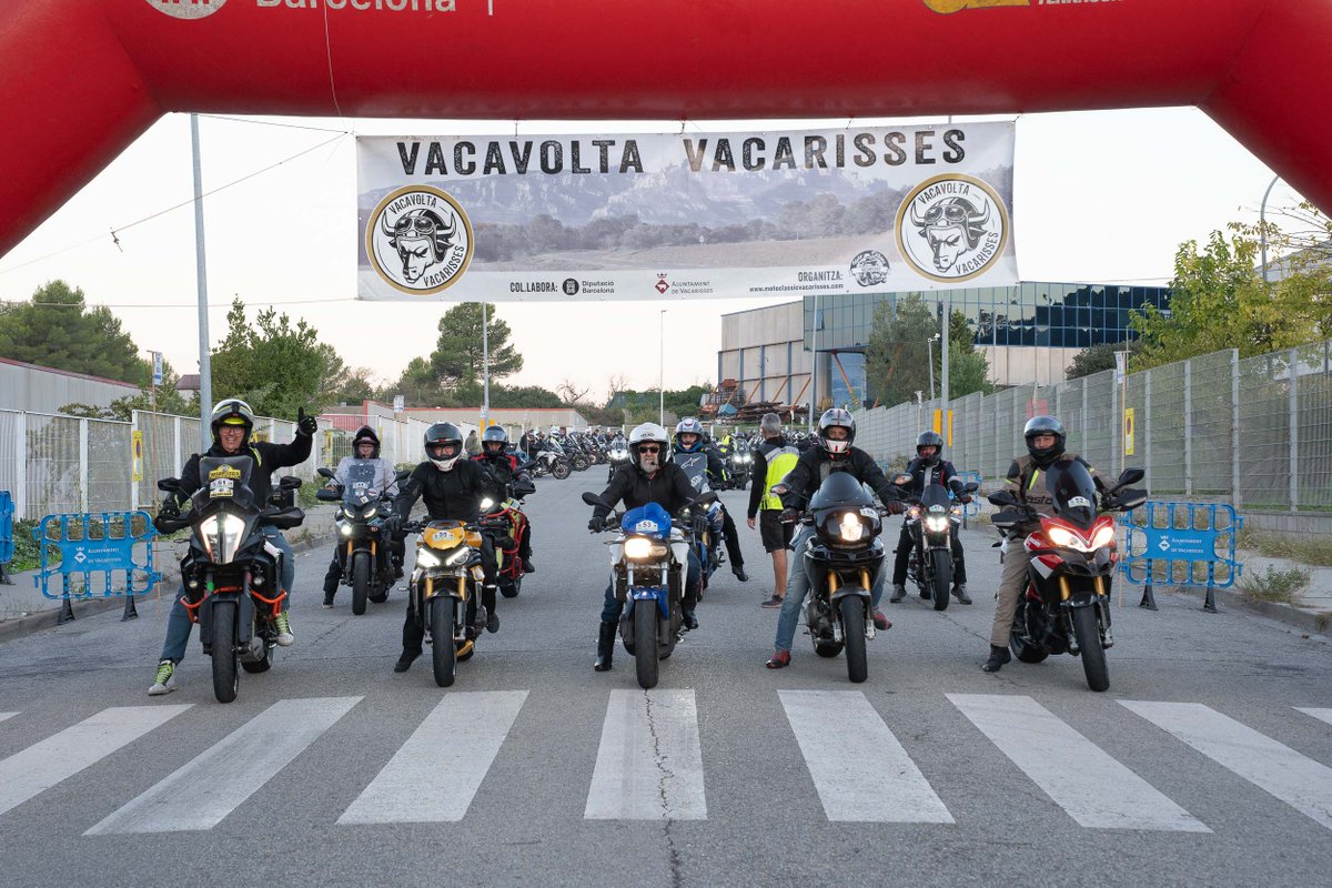 ajvacarisses tweet picture