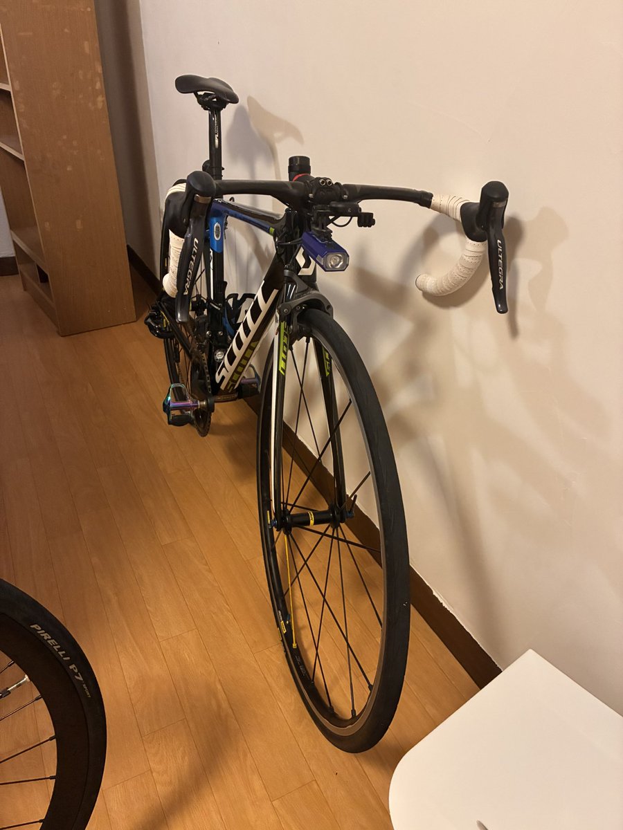 Nazarashi_soft's tweet photo. おかえり。我が愛車よ。
塗装直ってトップチューブのツヤがヘラクレスの胸角みたくなったな。 https://t.co/EwEb9cyXnE