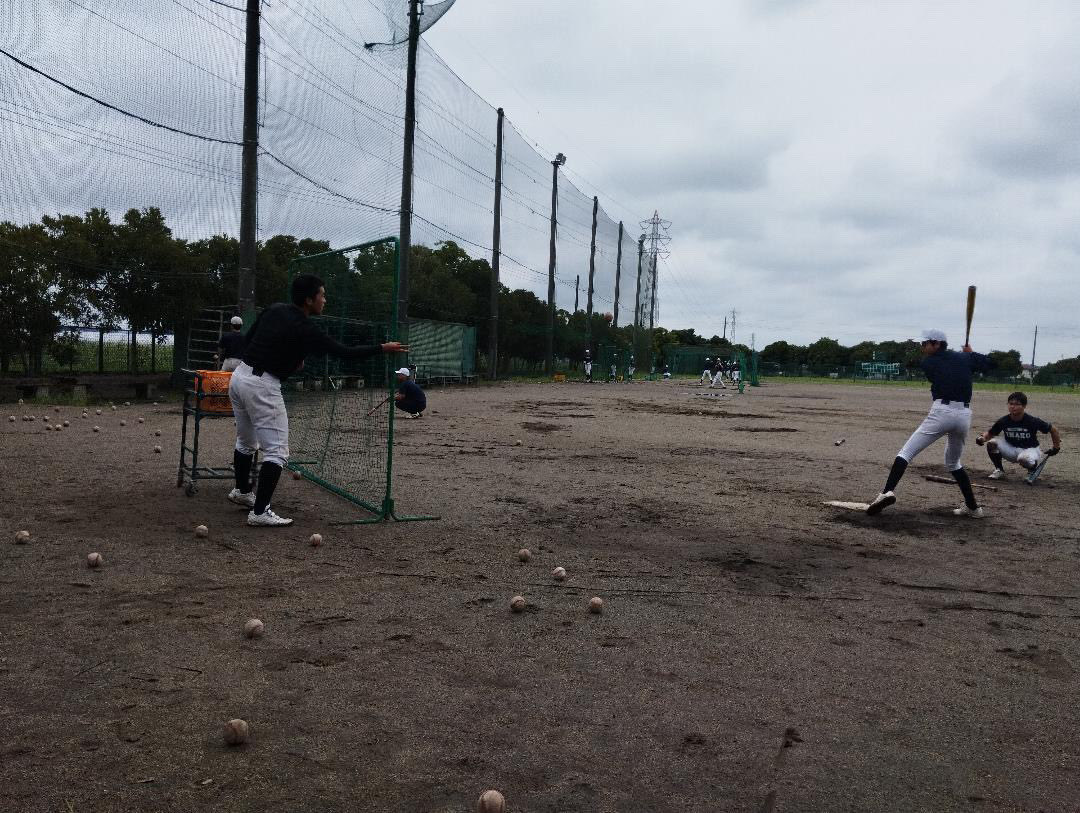 ina__ko89's tweet photo. 雨の日が続きますが、伊奈高野球部は場所やメニューを工夫しながら、チームと個人の課題克服に努めています！県大会での下館一高の活躍も良い刺激となり、基礎からのレベルアップに余念がありません！明日からはテスト休みに入るので、自主練習をメインにして各自勉強に励みます！ https://t.co/CrdiT17oMf