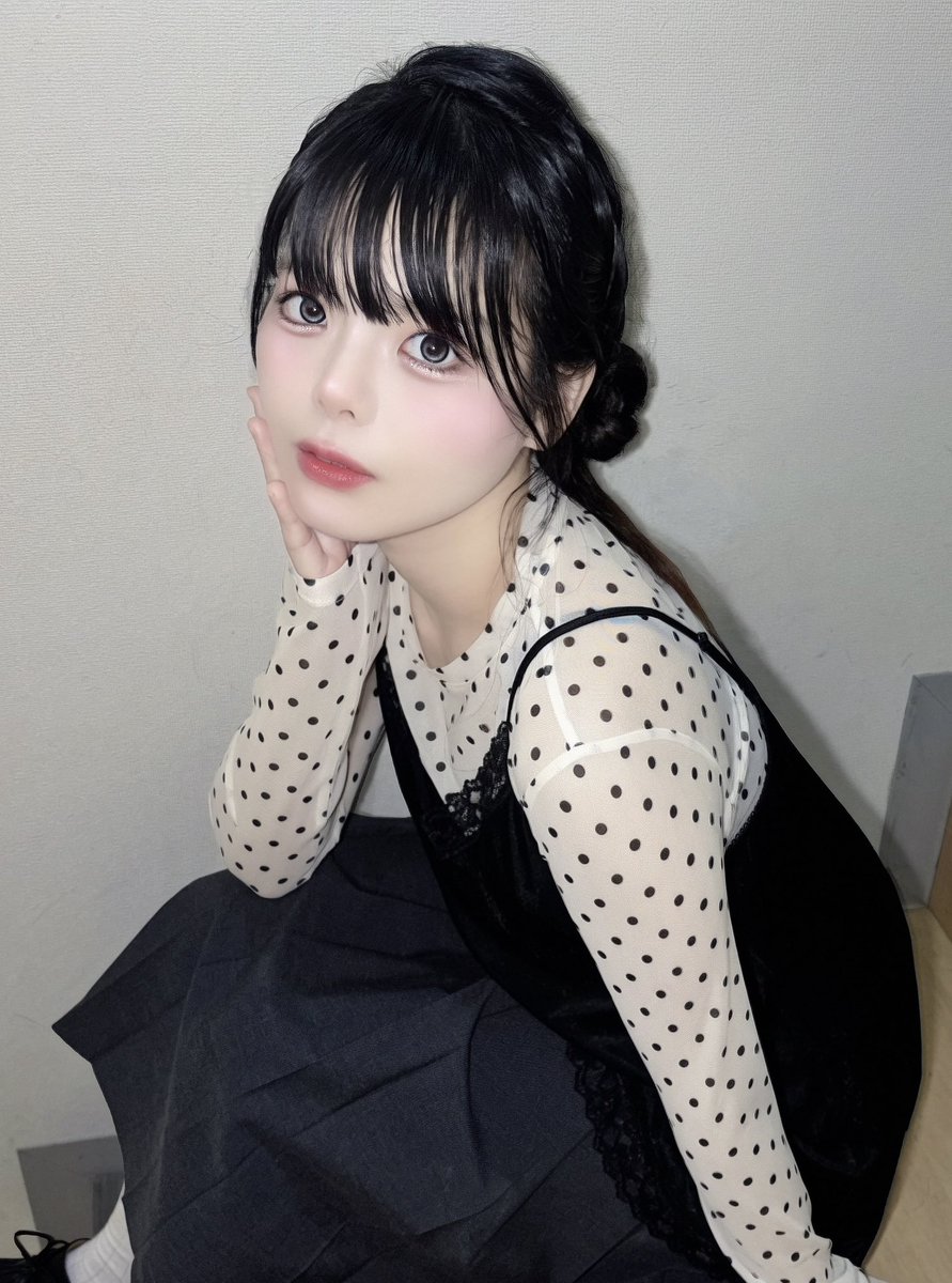 mysta_rin's tweet photo. 同一人物なのに年齢差20才くらいありそう https://t.co/0jJk1b030X