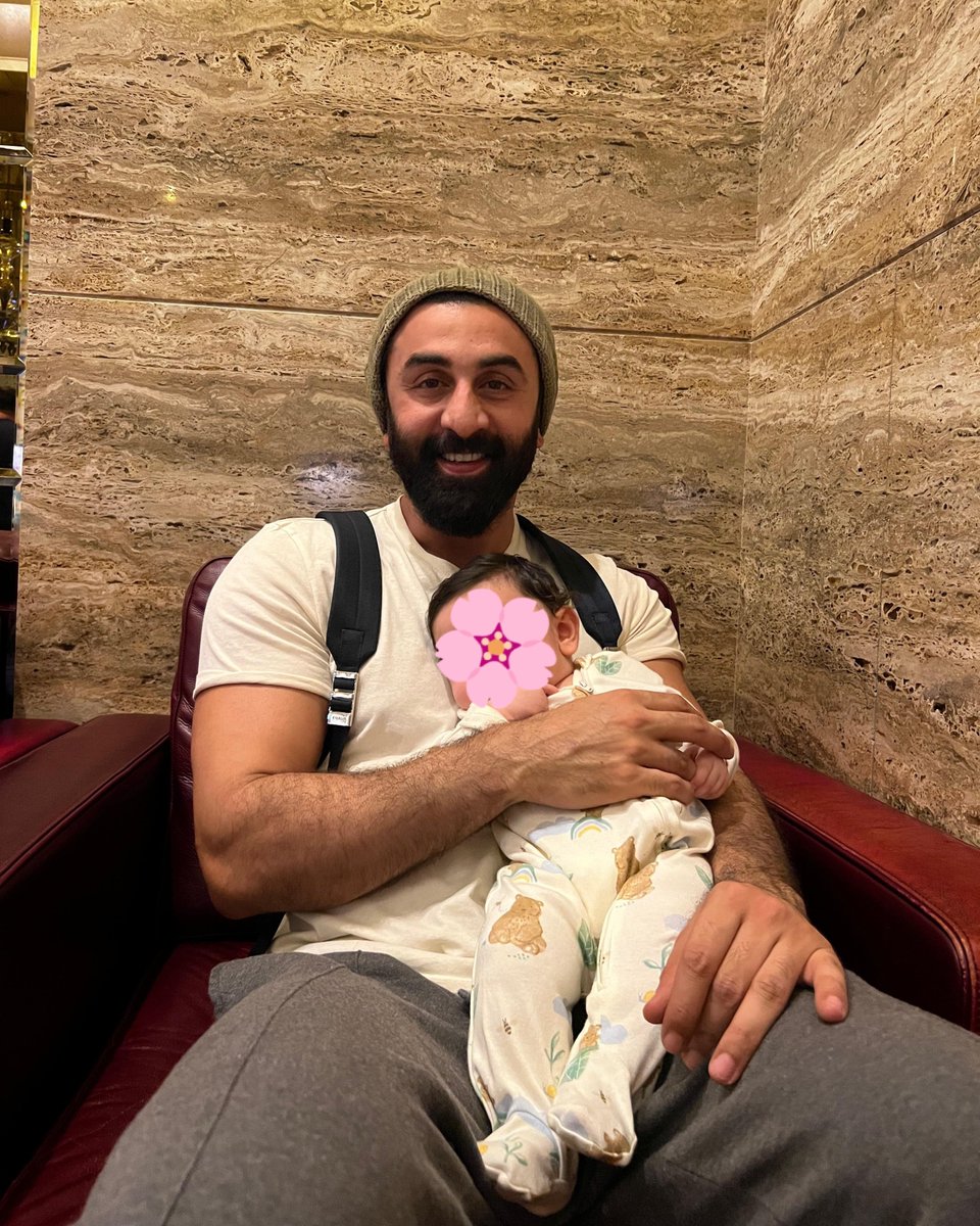indiaforums's tweet photo. Alia Bhatt shares unseen pictures with Ranbir Kapoor, calling him her “Cutie” on his birthday. ❤️🥹
📸 @aliaabhatt
.
.
.
#AliaBhatt #RanbirKapoor #CoupleGoals #CoupleGoals #IndiaForums https://t.co/d53ySsr3Ho