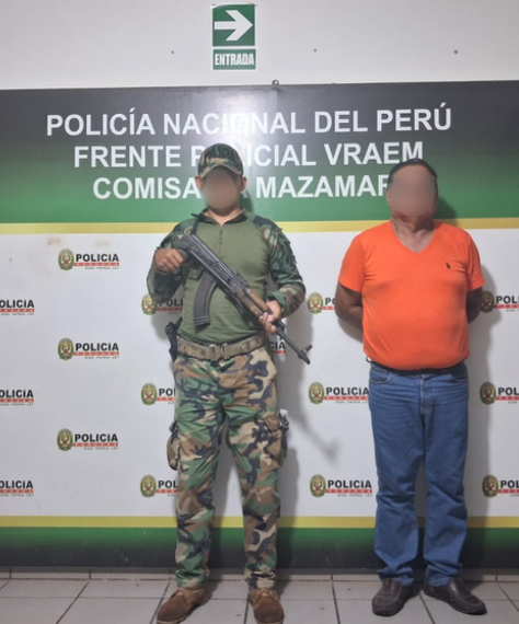 FPVRAEMOFICIAL's tweet photo. 🇵🇪 ¡GOLPE A LA TENENCIA ILEGAL DE ARMAS EN MAZAMARI!
El Frente Policial VRAEM y SUCAMEC Junín detuvieron a una persona e incautaron una pistola y una escopeta operativas durante el operativo “ALTO IMPACTO”.
¡Seguimos trabajando por tu seguridad! 🇵🇪
#PNP #VRAEM #vraem #mazamari https://t.co/TOF0TJZXZR