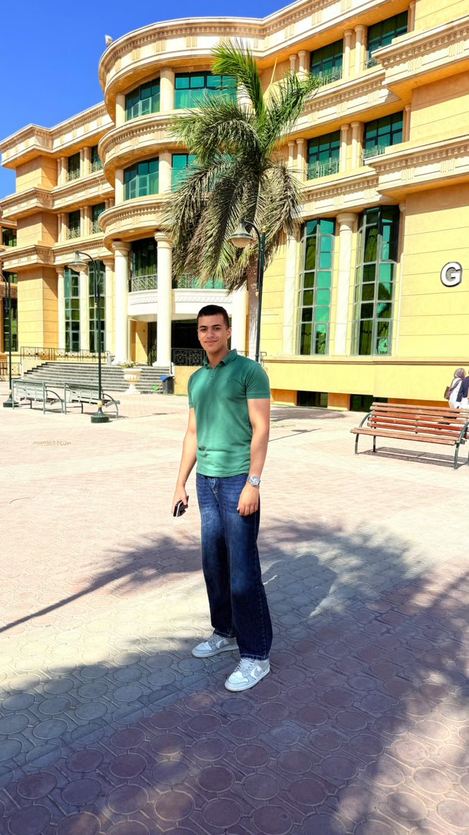 Moataz79008201's tweet photo. عدي هوا محسناش بييه https://t.co/oomwgZHUkd