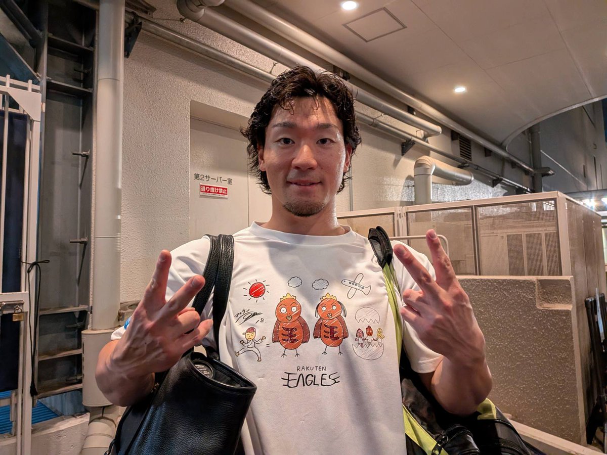 Rakuten__Eagles's tweet photo. 7号ホームラン🌈
YGポーズ🦖✌

#YG安田
#RakutenEagles
#強鷲革新 https://t.co/NRp5l7qim7