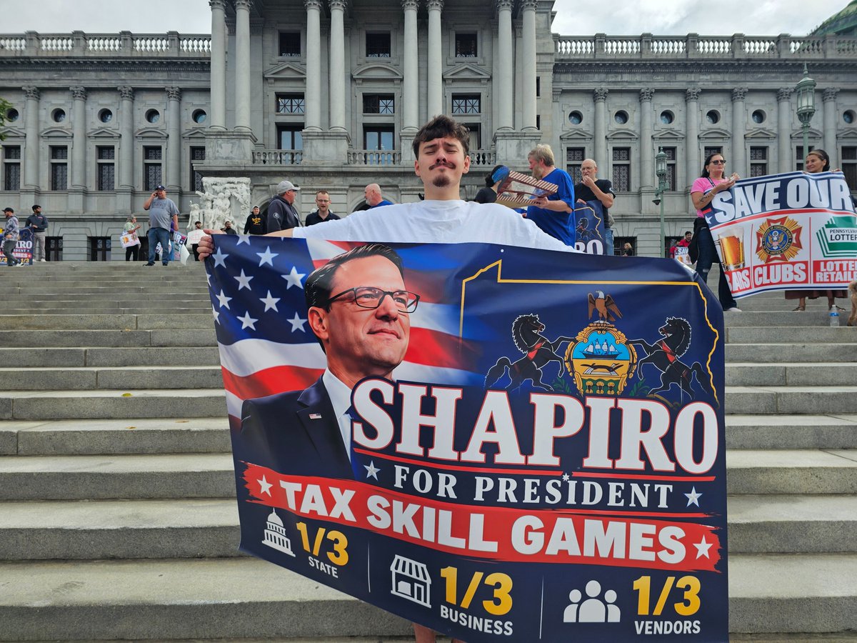 StephenJ_Caruso's tweet photo. They have fun signs https://t.co/ZEMqGz5OAa