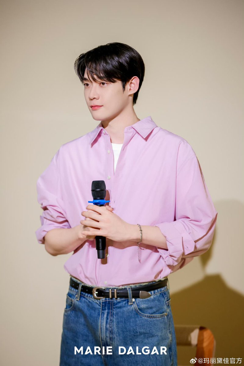 han_space07's tweet photo. Ăn gì mà đẹp trai thế?
WE STAND WITH KIM YOON SIK
#KIMYOONSIK
#KIMYOONSIKSHINES https://t.co/XnOarduXZz