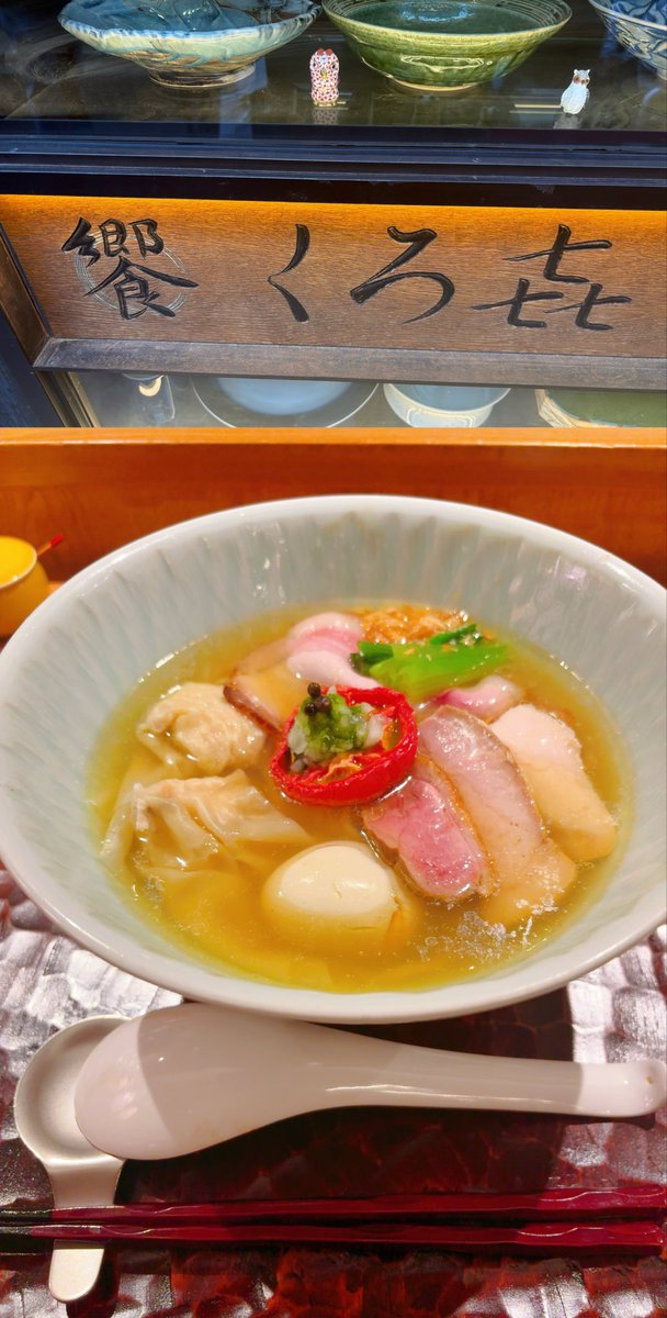 Lilith0921's tweet photo. 大阪帰ってきたー
美味いもん色々食べれたし満足
次行く時の反省点は予約戦争勝てるように事前準備から頑張る事
疲れたー明日休みてぇ… https://t.co/JH0P2zp5QL