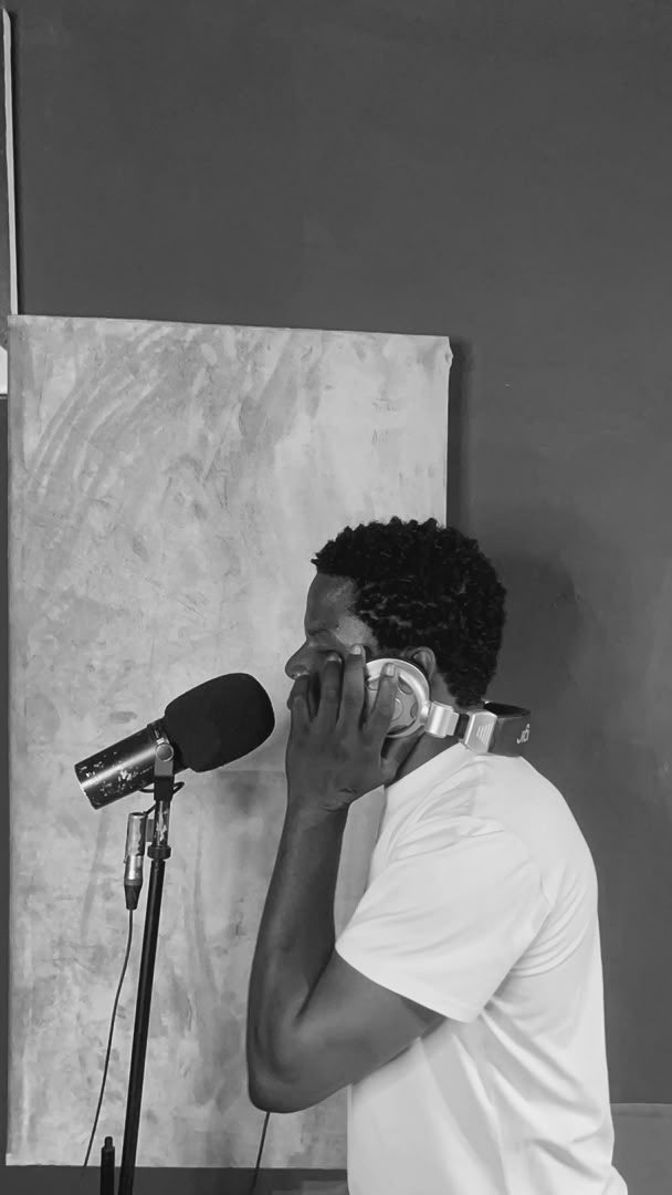 Yemoh_Musik's tweet photo. Held by none🦅 New One Soon….🔜 https://t.co/kmByZYke8J