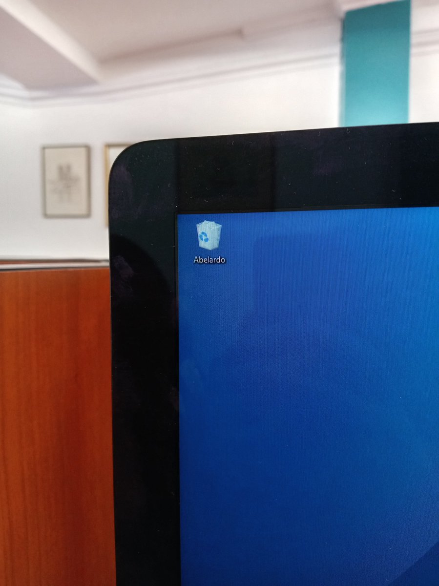 thvmyoui's tweet photo. Hoy fui a la biblioteca de la universidad y la papelera del computador se llamaba abelardo JAJAJAJAJAJAJAJA https://t.co/GTqypQgEJn