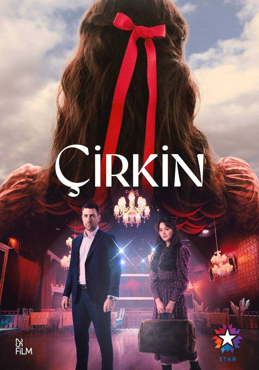 birsenaltuntas1's tweet photo. “Çirkin” dizisi 11. Bölümde final yapıyor

♦️Yeni yayın dönemi başladı ve peş peşe erken final haberleri gelmeye başladı. Artan maliyetlerle beraber değişen seyirci alışkanlıkları da reytinglere olumsuz etki yaptı. Önce A.B.İ, ardından Aşk ve Taht dizileri için final kararı alındı.
♦️Dünkü reytinglerin ardından Star TV’nin Çirkin dizisi için de karar çıktı. Pazar akşamları yayınlanan 25 Film imzalı dizi 11. Bölümde ekrana veda edecek. 👇
https://t.co/4gwOqomxMI