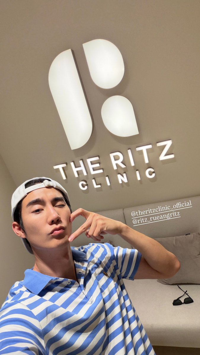 forceofficial_'s tweet photo. 𓈃 28.09.69
IGS: fforce_ 

ขอขอบคุณ #THERITZCLINIC ที่ดูแลคุณฟอสเป็นอย่างดีนะคะ 🤍✨

#fforce_ @fforcejs 
#FOLARIS #เจ้าพวกจองหองพองขน https://t.co/QL0HDXxpGe