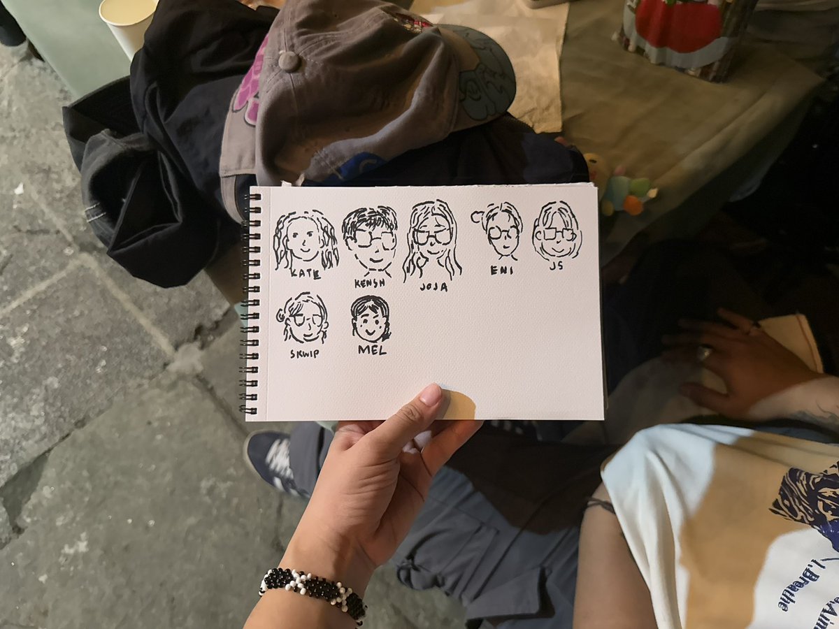 arkeives's tweet photo. alak
banana bread
at cookies na gawa ni mel
polyeto
para sa ₱85 dagdag sahod
chai
humshuka’t pita
zine na gawa ni kensh
soundtrip
at tawanan
parang coming of age film
sa exhibit ni eni’t bry
sa project 8 https://t.co/bIZbLTQT9n