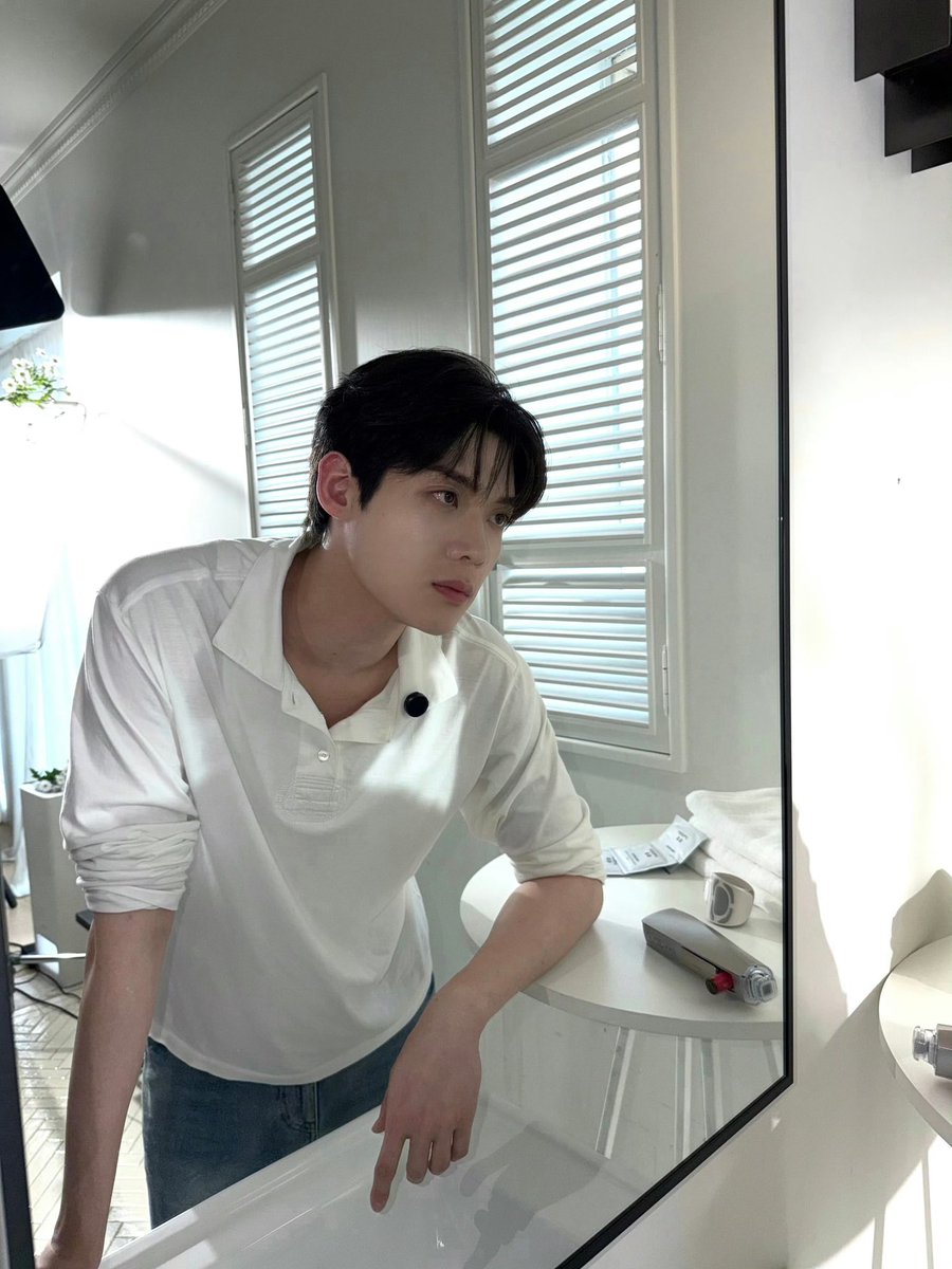 SikWooishere's tweet photo. Flawless visuals combined with a heart that remains genuinely humble.

WE STAND WITH KIM YOONSIK
#KIMYOONSIK
#KIMYOONSIKSHINES https://t.co/8wBkvYOObC