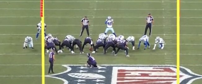 NickHarrisFWST's tweet photo. Why have two guys playing off? They’re not running a fake here. Sell out for the block? https://t.co/e34YBXhZ5Z