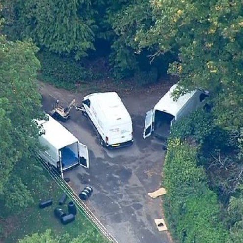 bennyjohnson's tweet photo. The farmer who stopped the RAF Fairford bomb plot says she saw 8 to 10 masked men.

Only 5 were arrested.

She says police never even interviewed her and she is "100% certain" she saw more.

Where are the other terrorists? How do you not interview the only witness who stopped the terrorist plot? This is insane.