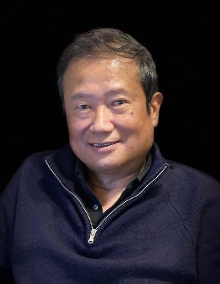 YZibian's tweet photo. 旅英作家张樸2026年5月接受《大纪元》采访，直言三点：法轮功得神助，中共因惧而镇压，学员前途百分之百光明。他说，法轮功在海外已成反抗中共暴政最有力、最持久的力量。学员创办的电视、电台与报纸，织成声势浩大的舆论网。他强调：“法轮功毫无疑问得到神助，才会拥有如此强大的力量出现在世上。”中共之所以镇压，正因惧怕这股深入人心的号召力。至今仍视其为主要敌人，四处干扰神韵演出，正是极度恐惧的写照。然而前途已定：有神助，学员不仅已在海外掀起波澜壮阔的抗争，将来也必将回到中国。中国，百分之百会变天！