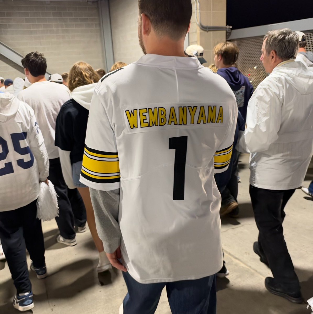 PGHClothingCo's tweet photo. i'm assembling a team https://t.co/ugxKZ0I2bh