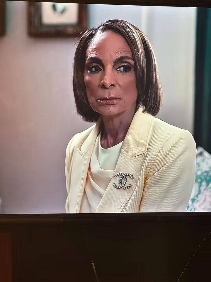 I_Am_Bonisile's tweet photo. I keep seeing posts about Jasmine Guy “aging badly,” how her skin has cracked, how she’s mixed, and how the white side is coming out—as if it’s only white women who age poorly.
Let me start by saying that she made Whitley Gilbert an iconic character in the 90's. She has had an amazing career beyond ADW. That lady is in her 60s, and I’ve seen some of your mothers. Believe me, there is no room for criticism.
Women age. Yes, Angela Bassett looks amazing for her age, and that’s great for her. But to dog another Black woman simply for aging is insane.
Growing old is a gift, and we should be thankful for it. 
#adifferentworld