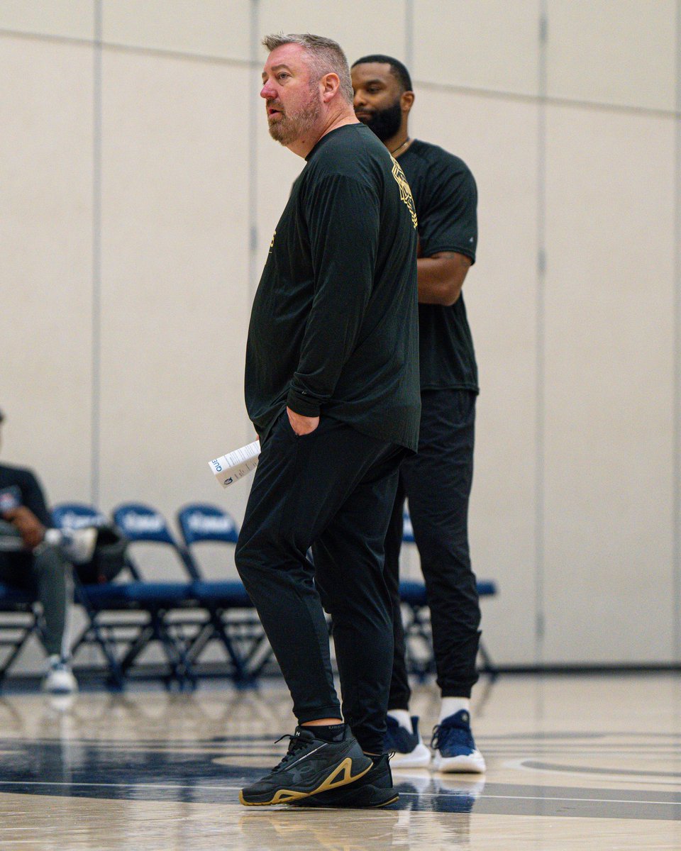 queensMBB's tweet photo. 𝐅𝐢𝐫𝐬𝐭 𝐎𝐟𝐟𝐢𝐜𝐢𝐚𝐥 𝐏𝐫𝐚𝐜𝐭𝐢𝐜𝐞 🦁🏀 https://t.co/rYjoN3qyhj