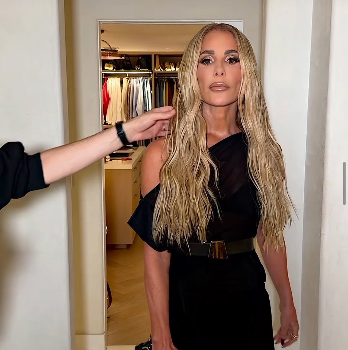 TheRHPolls's tweet photo. Tracy Tutor 📸 #RHOBH https://t.co/DVHhdYMgHk