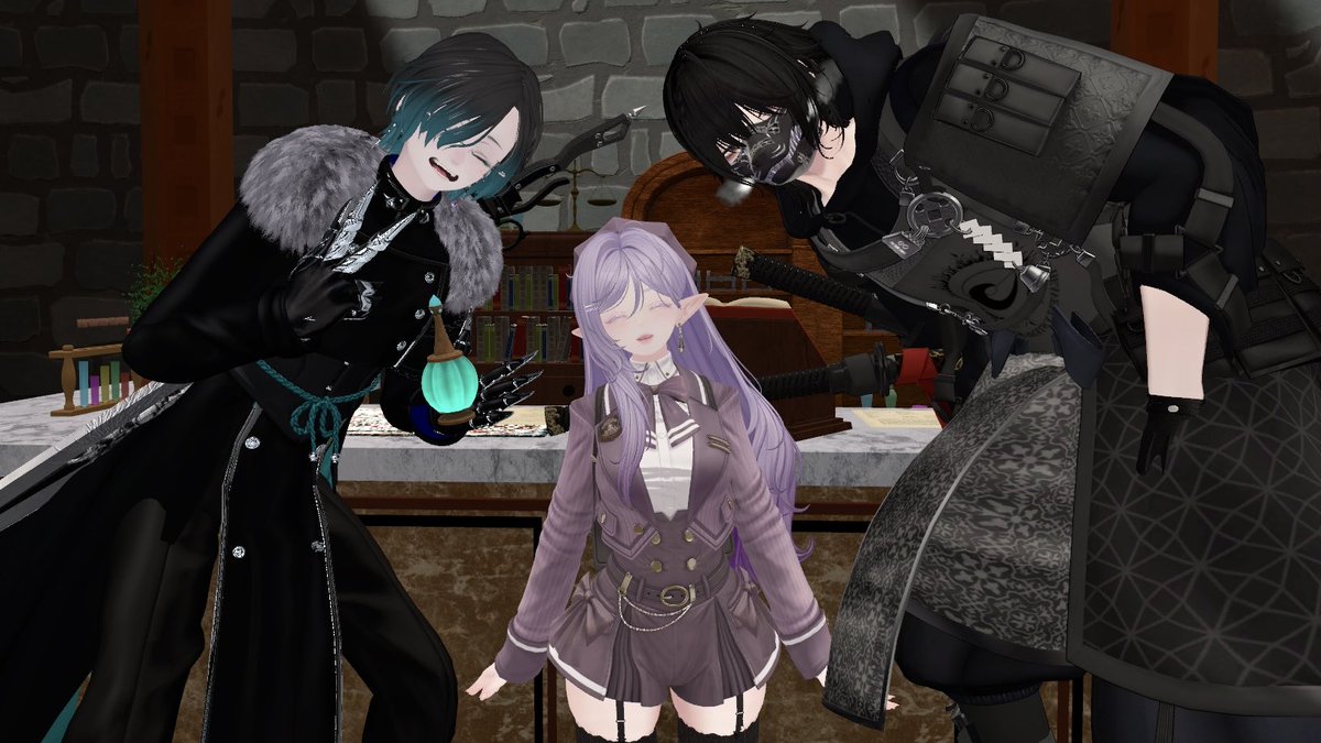 serisaki_vrc's tweet photo. MMORPG系単発イベント #あきないVRC 参加しました🎮
サブクエストにて店番をしたのですが、個性豊かなNPCやプレイヤーが来店されて「世界観すごぉぉ？！」って感動しました！

特にキャスト2人の掛け合いがとても面白かったですし、別のクエストのお誘いやパーティのお誘いもあったりしてわくわくしちゃいました！
みなさんロールプレイうますぎて、ガチで存在してるキャラクターに見えましたｯｯ👏🏻✨✨
ゲーム用語がいくつか出てきて、FF14やっててよかったぁ…と思いました💡

あとワールドの作り込みもすごくて、場面切り替わるたびにめっちゃRPGっぽいBGMかかってテンション上がりました！1人で待機してる時、流れてるBGM聴きながら左右に身体揺れてた₍₍ ᕕ( ´ㅇ` *)ᕗ⁾⁾

最終的にはクエスト完了の報酬ももらえて、最初から最後まで全部演出がすごーーーーーい！！！！
これ単発イベントで終わるの勿体無い…また行きたいぐらいめっちゃ楽しめました🌟
お相手していただいたカンキツさん、シトラスさん、セバスさん、アコニスさん、ぽすかさん、どすこいおむすび君、楽しい時間をありがとうございました♡
(オカマガイゴツ…気になる💀🎀)

＼＼QUEST COMPLETE‼︎／／
