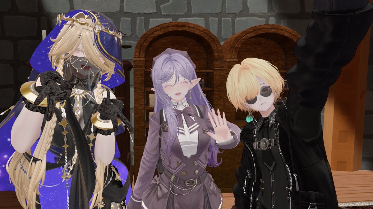 serisaki_vrc's tweet photo. MMORPG系単発イベント #あきないVRC 参加しました🎮
サブクエストにて店番をしたのですが、個性豊かなNPCやプレイヤーが来店されて「世界観すごぉぉ？！」って感動しました！

特にキャスト2人の掛け合いがとても面白かったですし、別のクエストのお誘いやパーティのお誘いもあったりしてわくわくしちゃいました！
みなさんロールプレイうますぎて、ガチで存在してるキャラクターに見えましたｯｯ👏🏻✨✨
ゲーム用語がいくつか出てきて、FF14やっててよかったぁ…と思いました💡

あとワールドの作り込みもすごくて、場面切り替わるたびにめっちゃRPGっぽいBGMかかってテンション上がりました！1人で待機してる時、流れてるBGM聴きながら左右に身体揺れてた₍₍ ᕕ( ´ㅇ` *)ᕗ⁾⁾

最終的にはクエスト完了の報酬ももらえて、最初から最後まで全部演出がすごーーーーーい！！！！
これ単発イベントで終わるの勿体無い…また行きたいぐらいめっちゃ楽しめました🌟
お相手していただいたカンキツさん、シトラスさん、セバスさん、アコニスさん、ぽすかさん、どすこいおむすび君、楽しい時間をありがとうございました♡
(オカマガイゴツ…気になる💀🎀)

＼＼QUEST COMPLETE‼︎／／